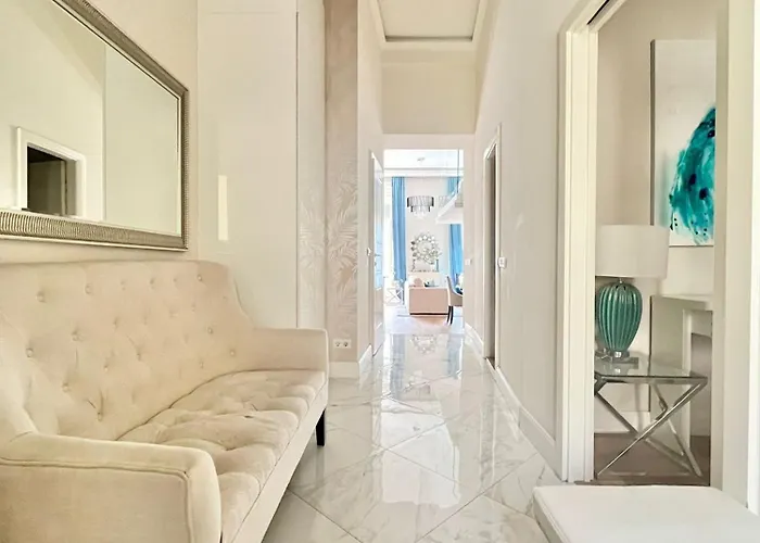 Margaret Bridge Residence
